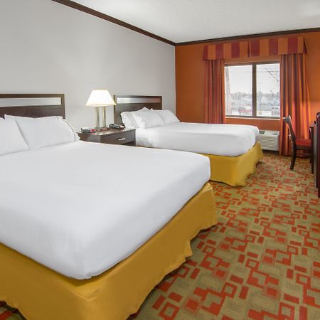 Holiday Inn Express Cleveland Airport - Brook Park By Ihg Екстер'єр фото