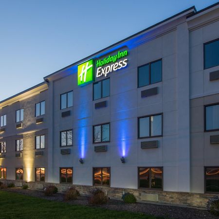 Holiday Inn Express Cleveland Airport - Brook Park By Ihg Екстер'єр фото