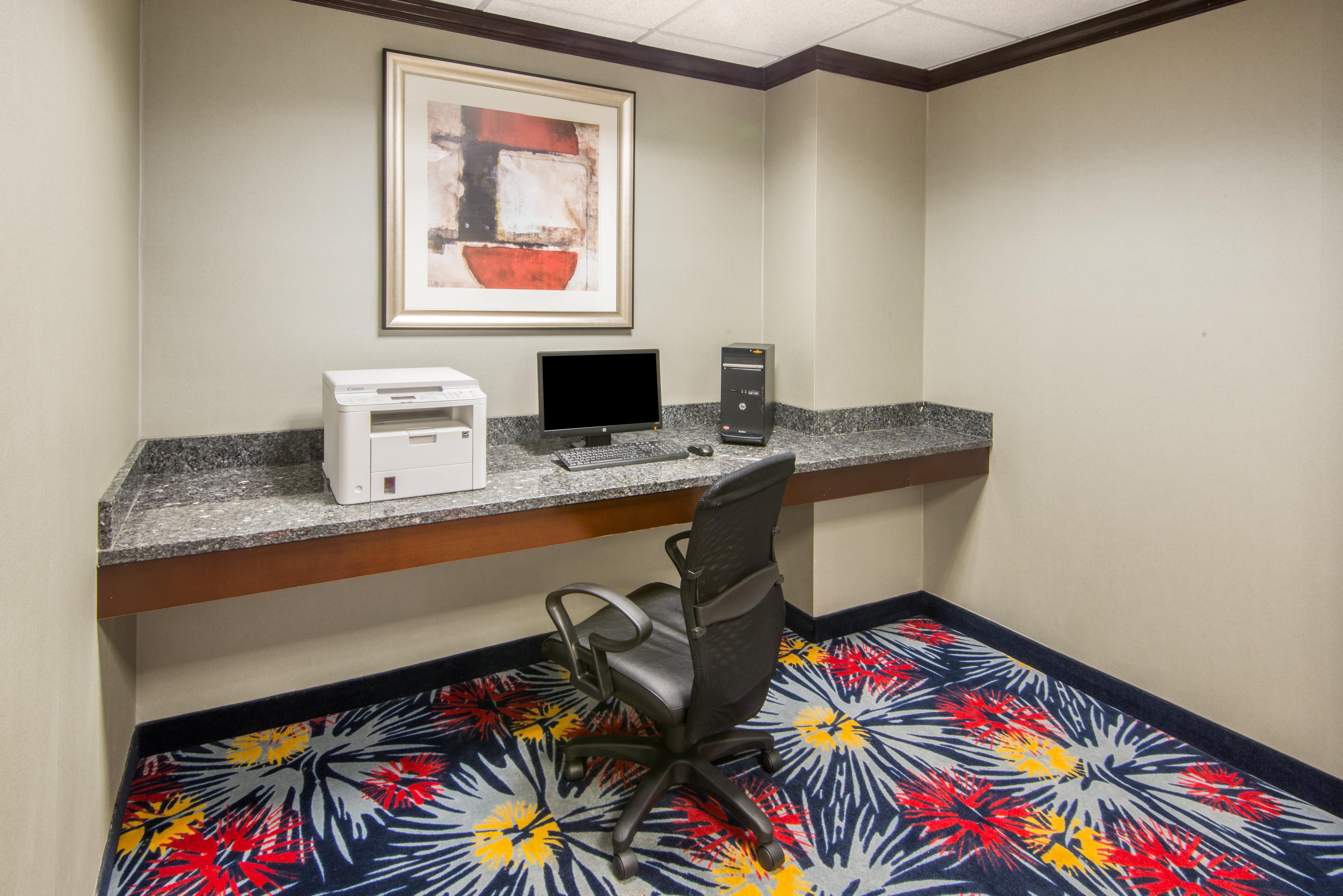 Holiday Inn Express Cleveland Airport - Brook Park By Ihg Екстер'єр фото