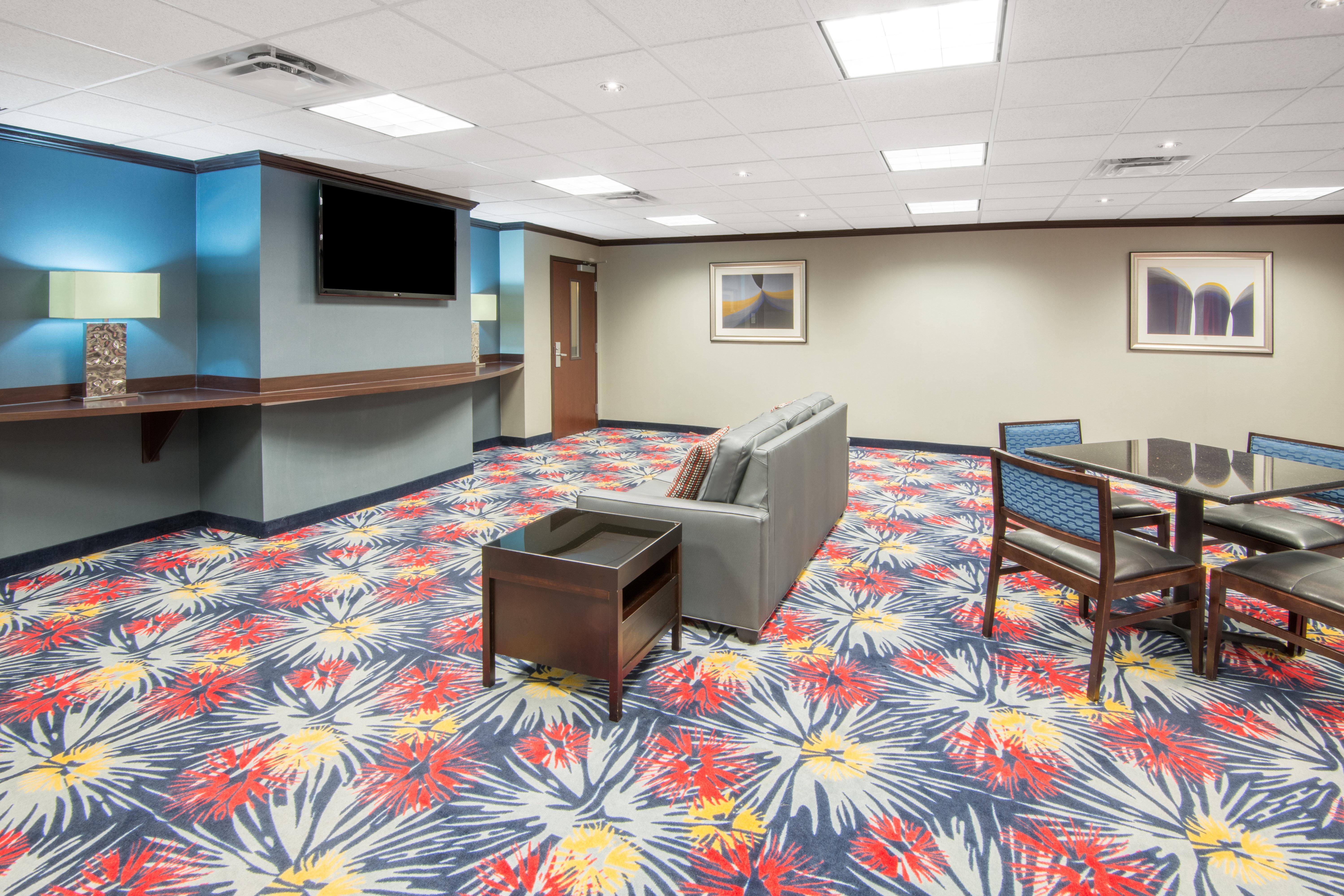 Holiday Inn Express Cleveland Airport - Brook Park By Ihg Екстер'єр фото