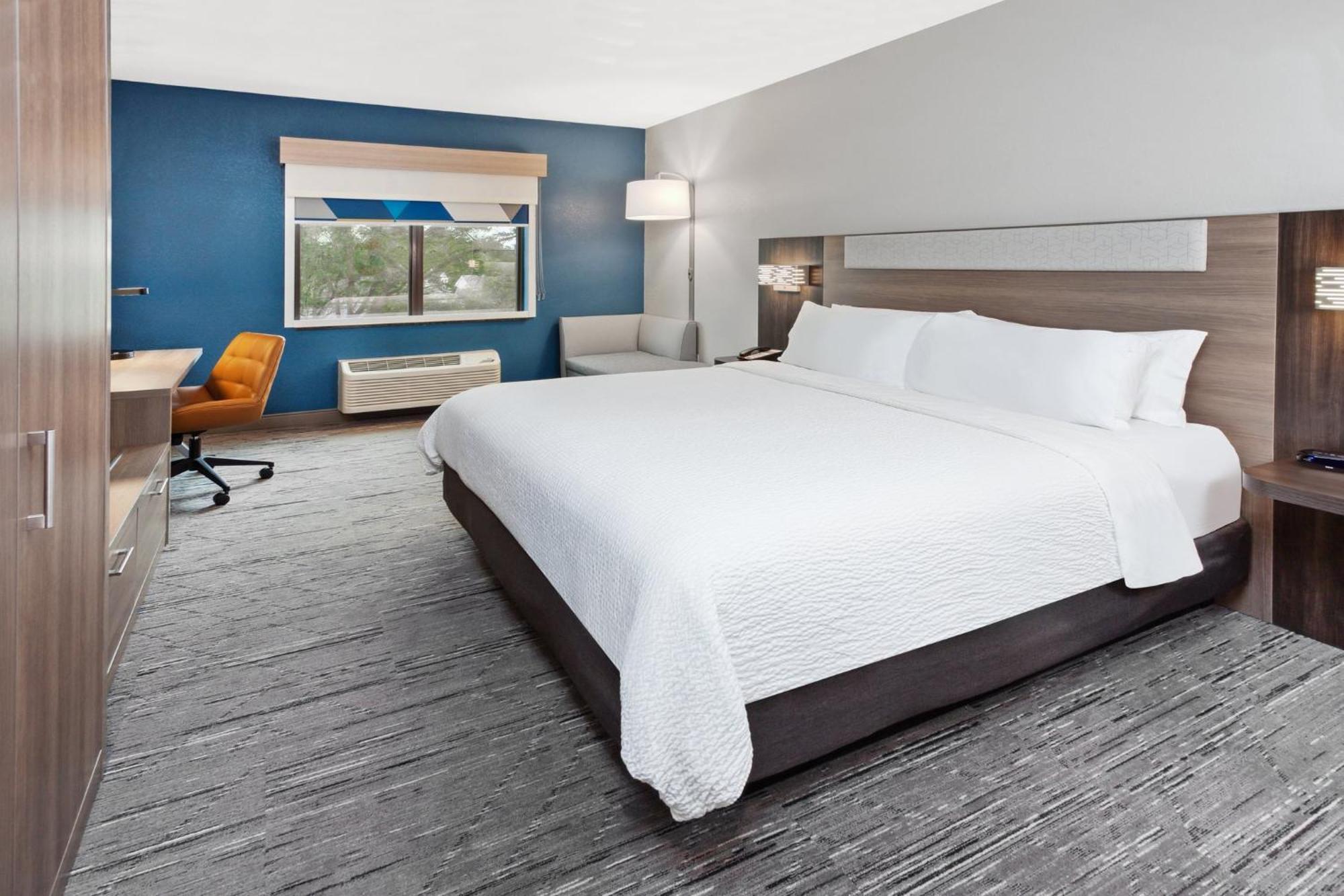 Holiday Inn Express Cleveland Airport - Brook Park By Ihg Екстер'єр фото