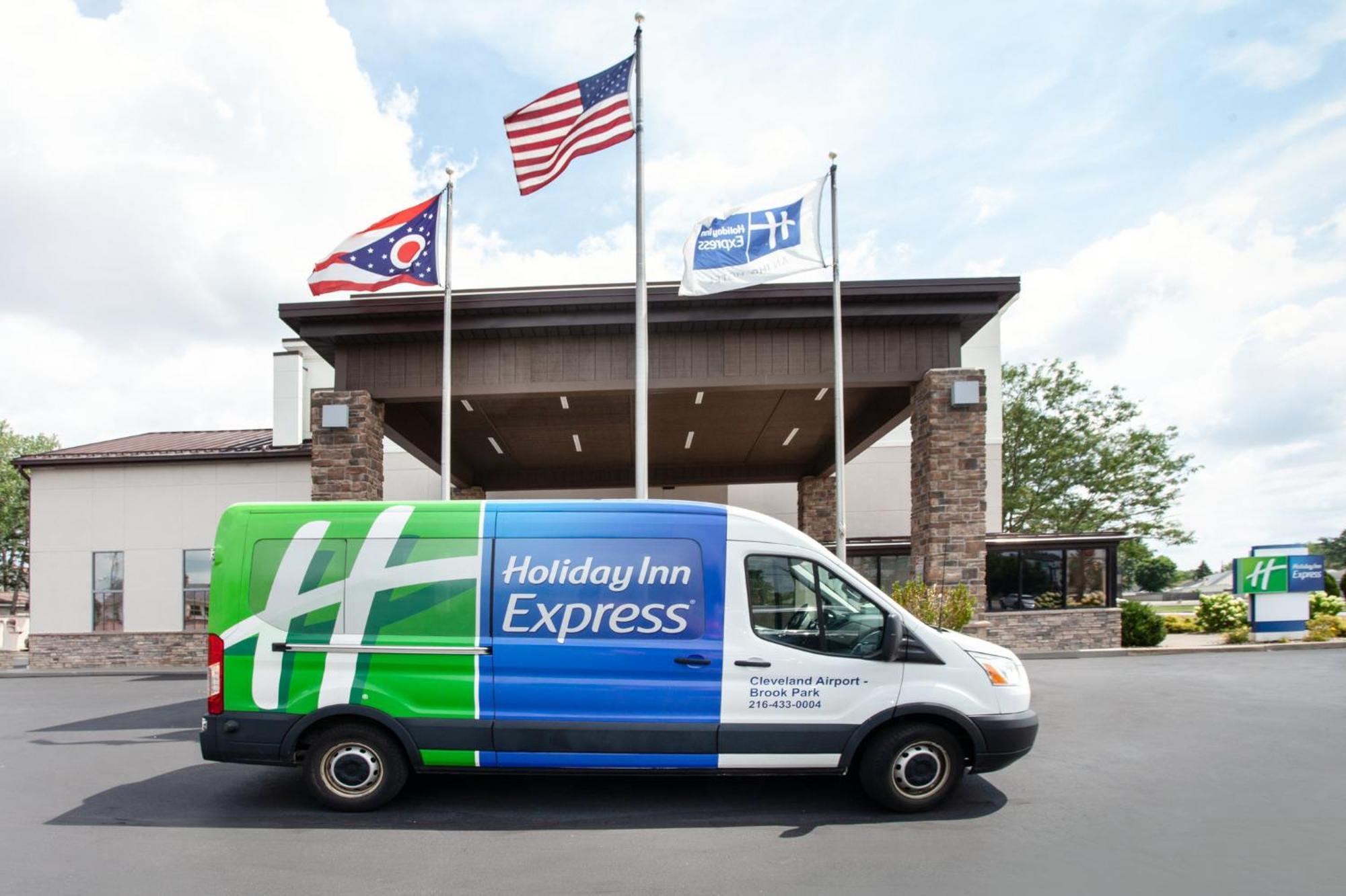 Holiday Inn Express Cleveland Airport - Brook Park By Ihg Екстер'єр фото