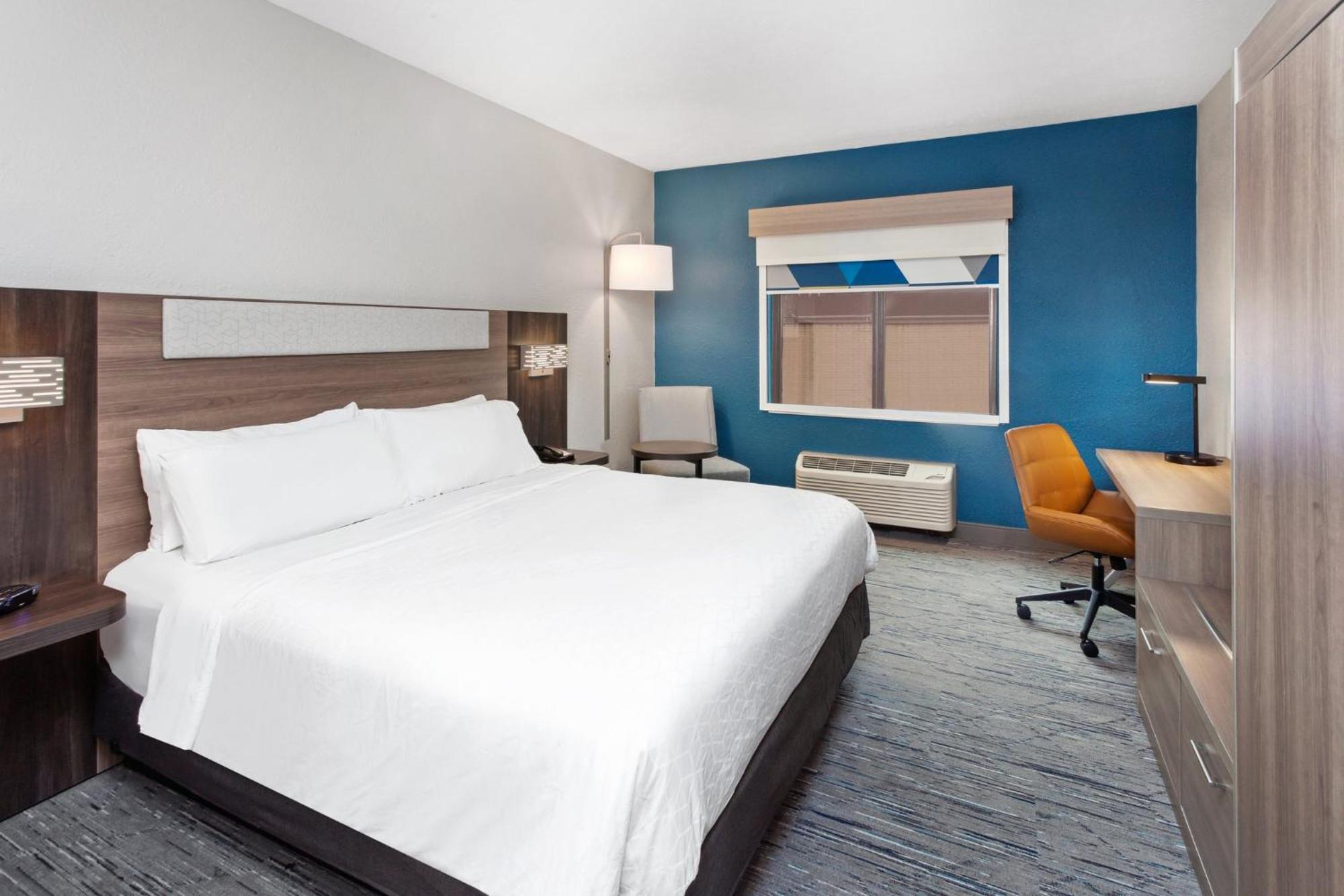 Holiday Inn Express Cleveland Airport - Brook Park By Ihg Екстер'єр фото
