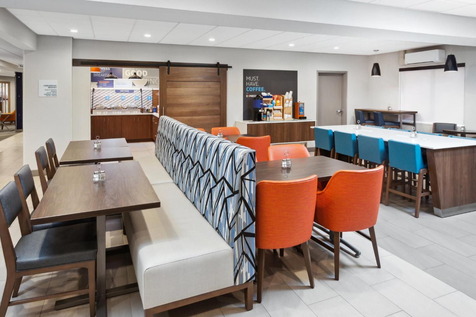 Holiday Inn Express Cleveland Airport - Brook Park By Ihg Екстер'єр фото