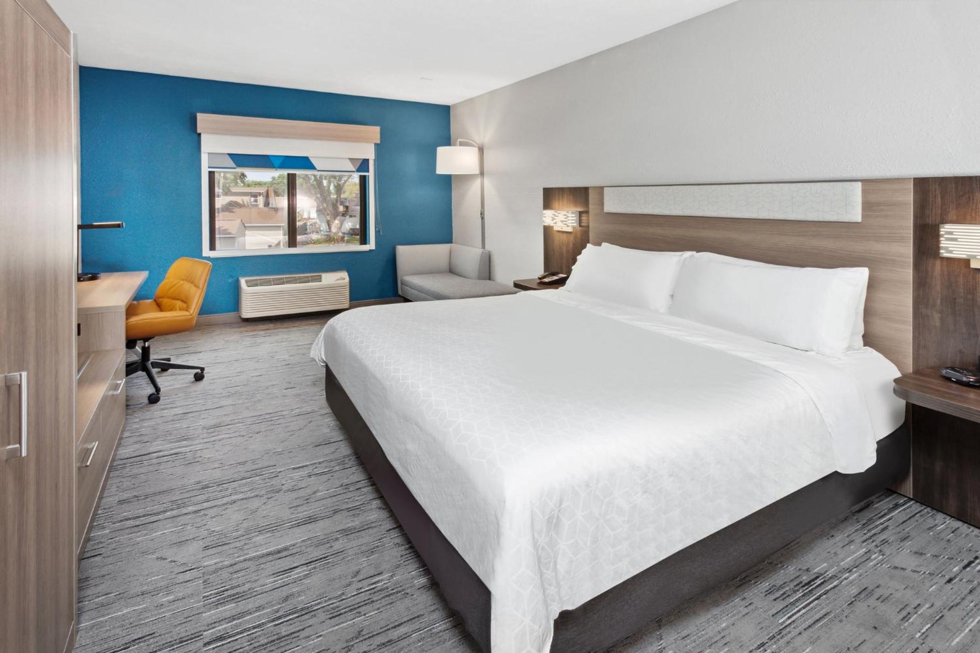Holiday Inn Express Cleveland Airport - Brook Park By Ihg Екстер'єр фото