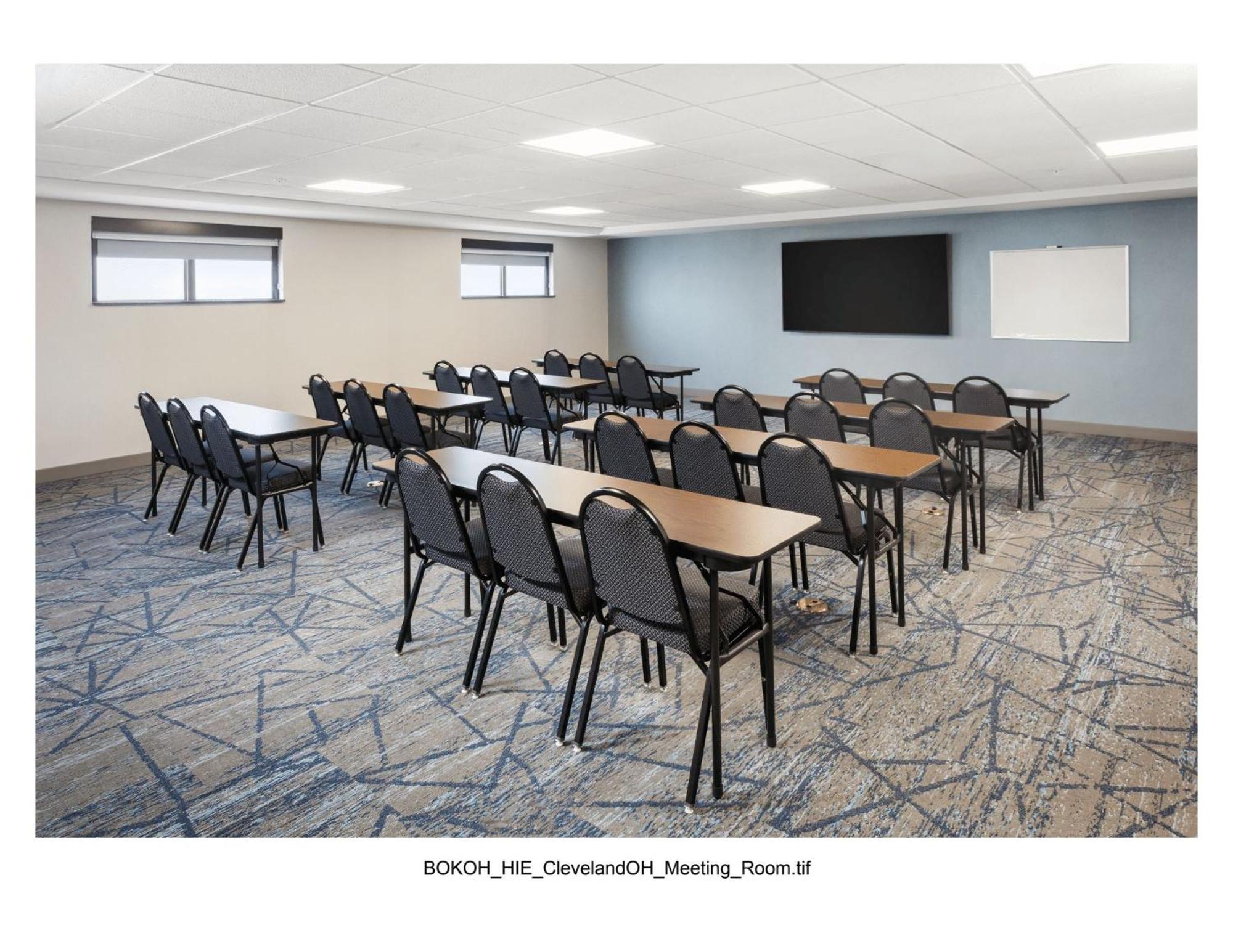 Holiday Inn Express Cleveland Airport - Brook Park By Ihg Екстер'єр фото