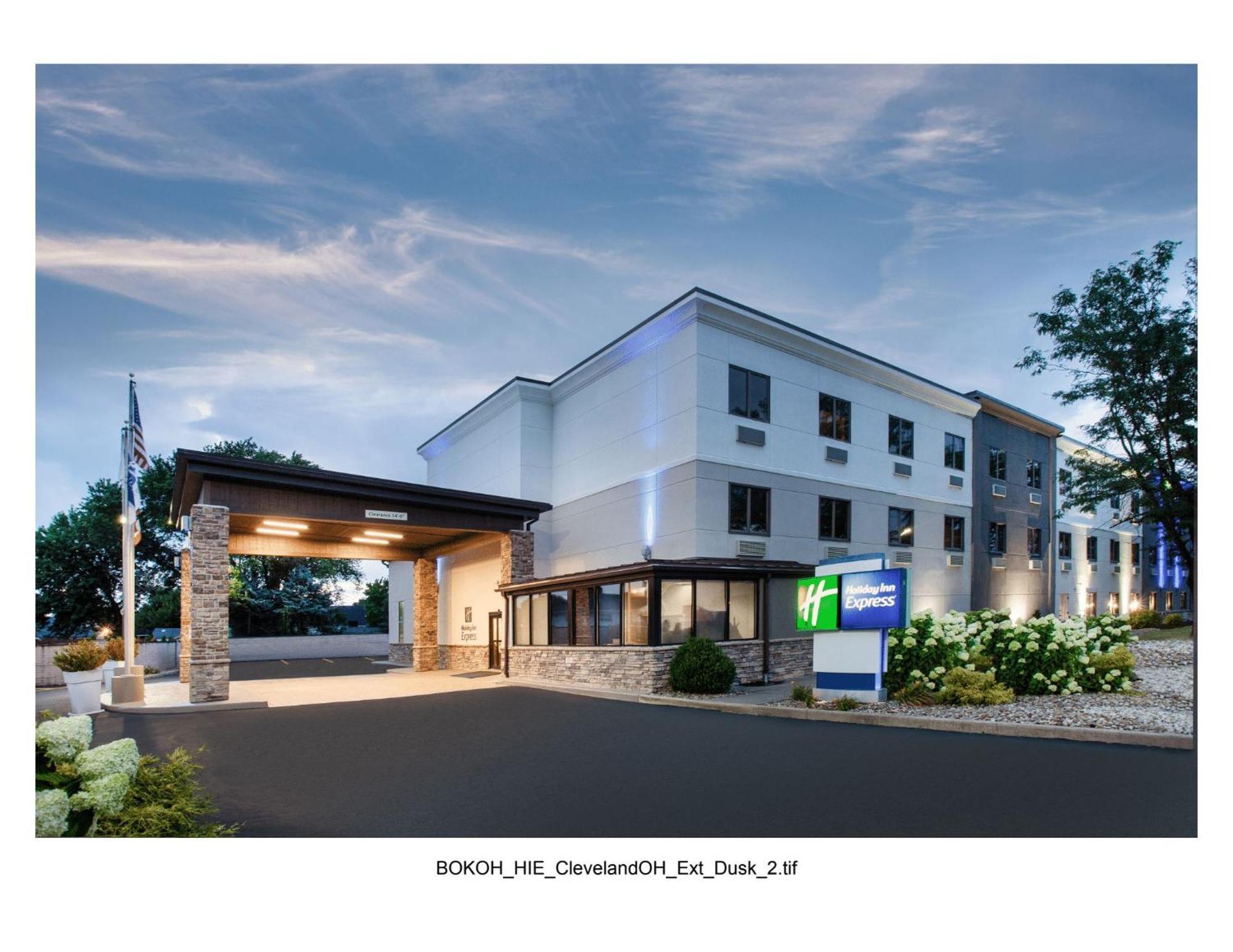 Holiday Inn Express Cleveland Airport - Brook Park By Ihg Екстер'єр фото