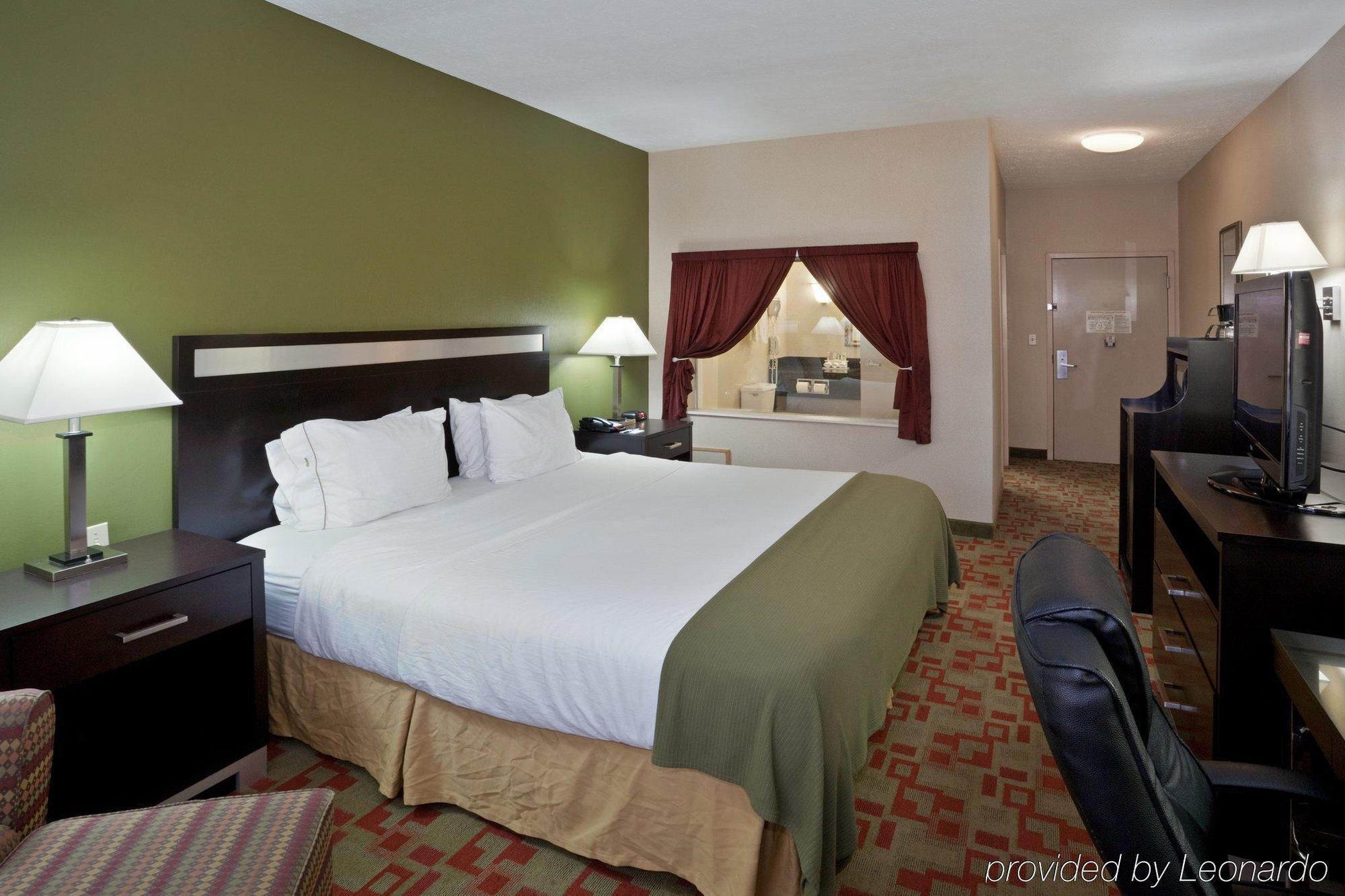 Holiday Inn Express Cleveland Airport - Brook Park By Ihg Номер фото